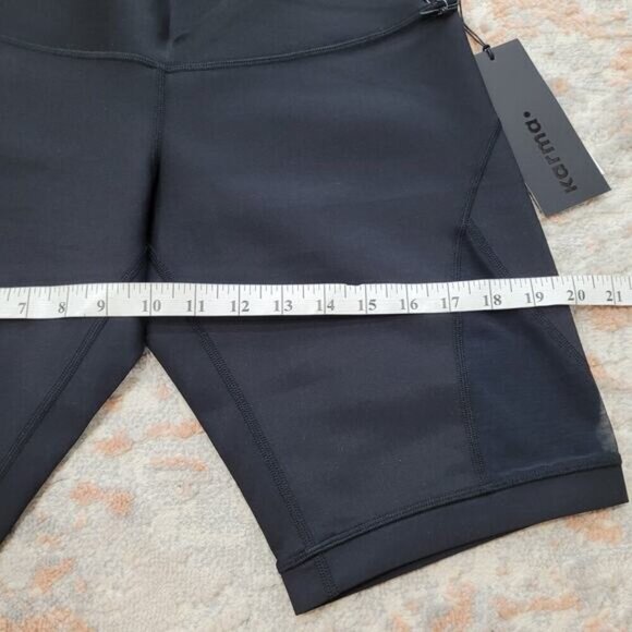 Karma Mercedes Short in Black - Size Large - Picture 8 of 8